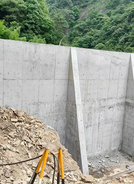 新乡原阳县重力式挡土墙